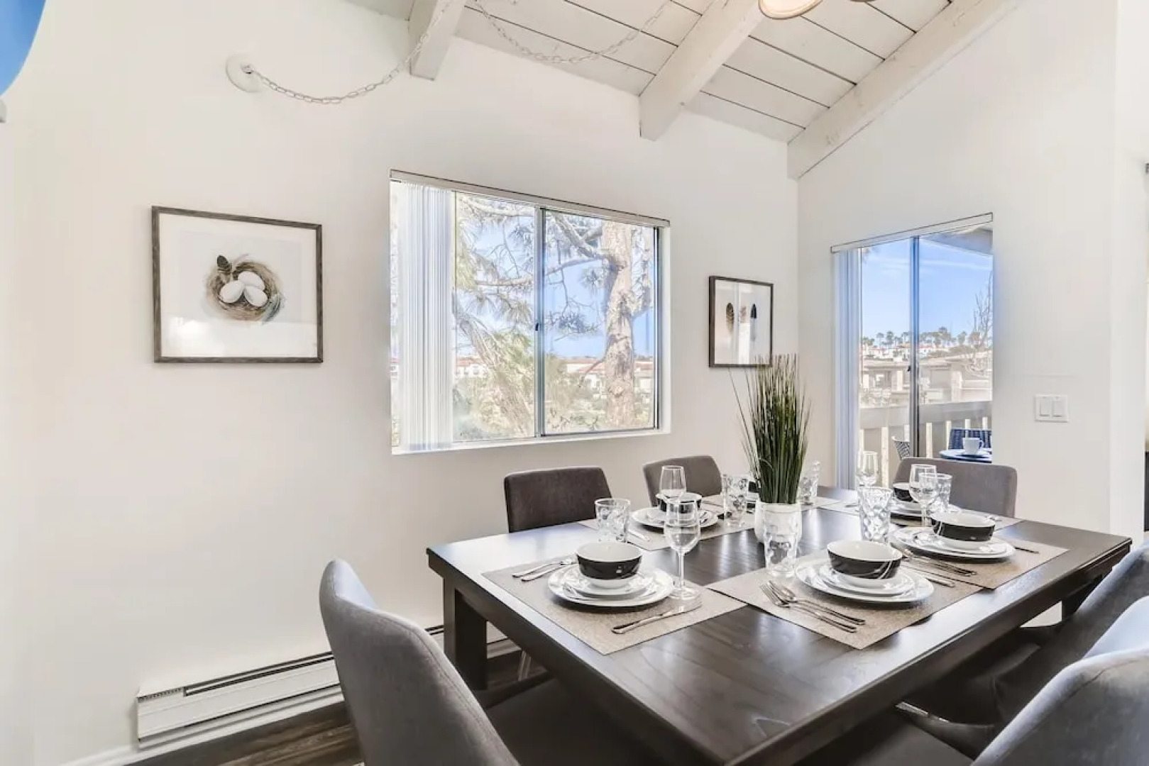 Escape At The Beach - Near Ritz Carlton - Private Entrance - 2BR - Fast WIFI - Free Parking! (MB2)