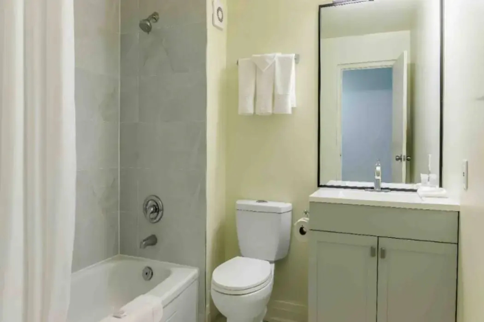 Motel 6 Niagara Falls, ON – Near the Falls