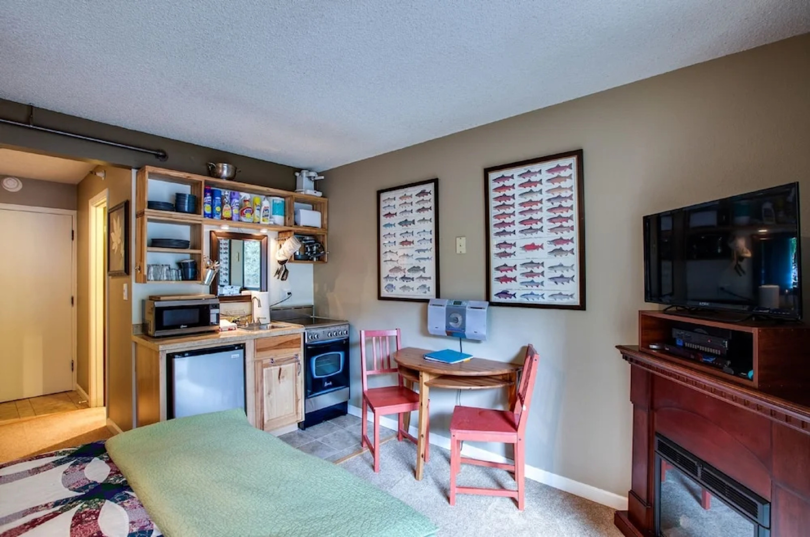 37SLL - Economical - Convenient - Kitchenette - Sleeps 2