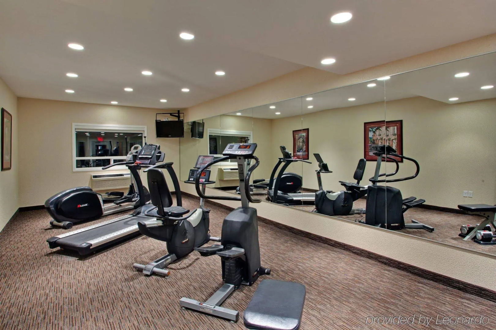 Holiday Inn Express Hotel & Suites Calgary S-Macleod Trail S by IHG