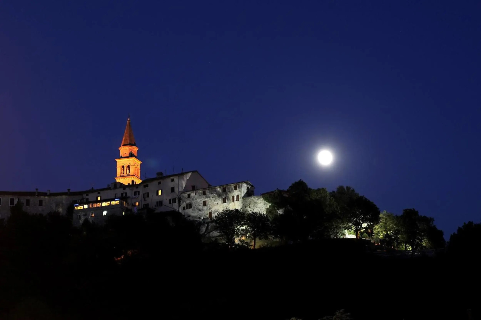 Vela Vrata Hotel