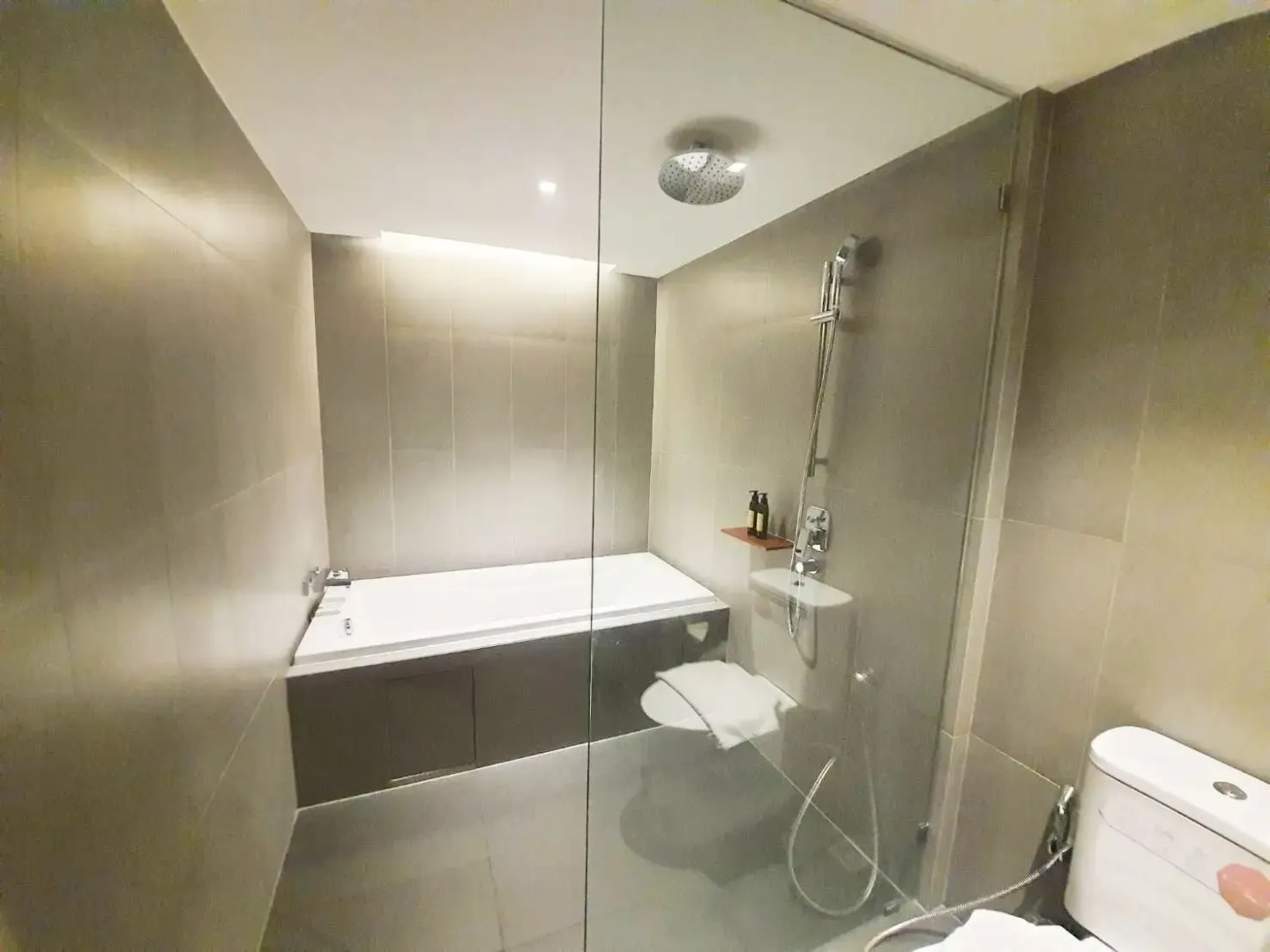 The Quart Ruamrudee by UHG