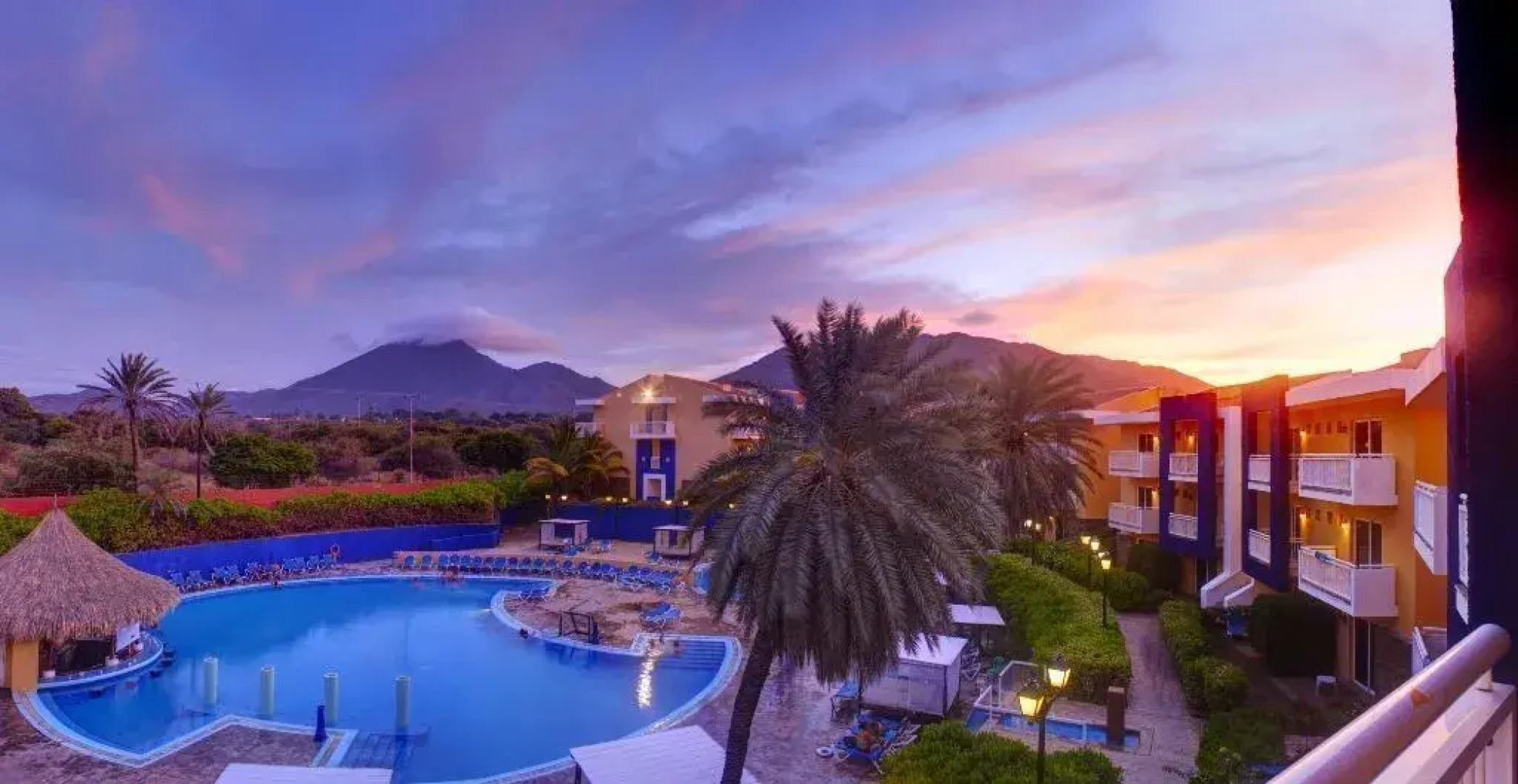 Hesperia Playa el Agua