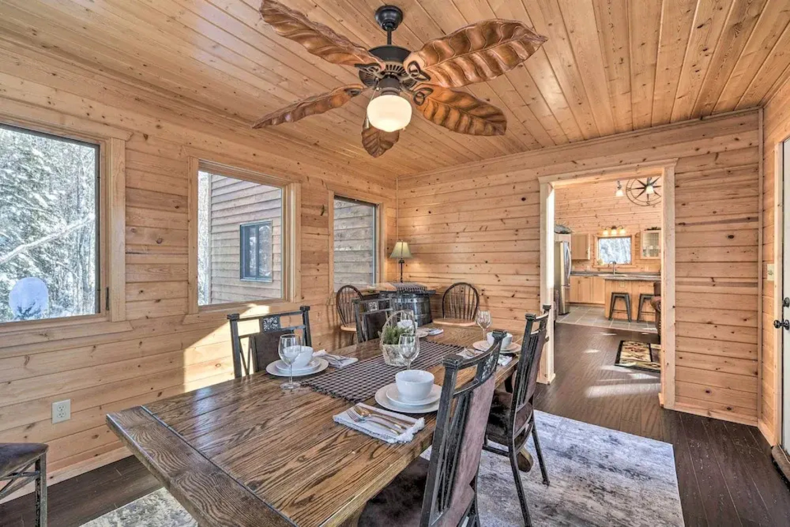 Paddle Ready: Hayward Lake View Retreat w/ BBQ