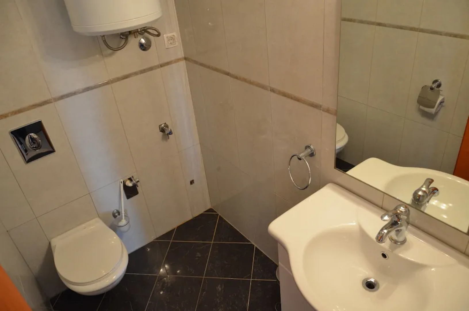 Apartments Pirovcanka