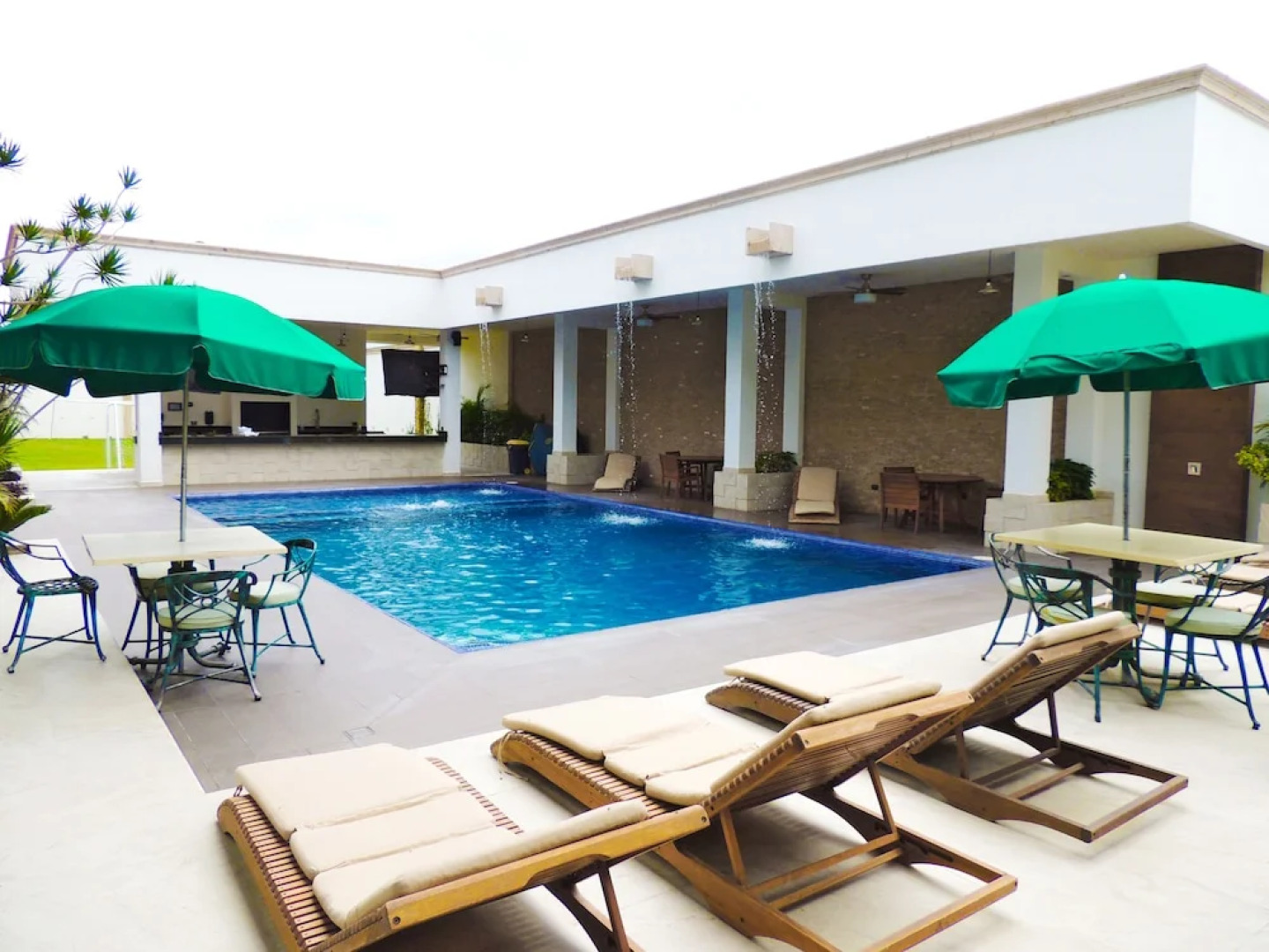 Royal Aqua Luxury Hotel & Spa