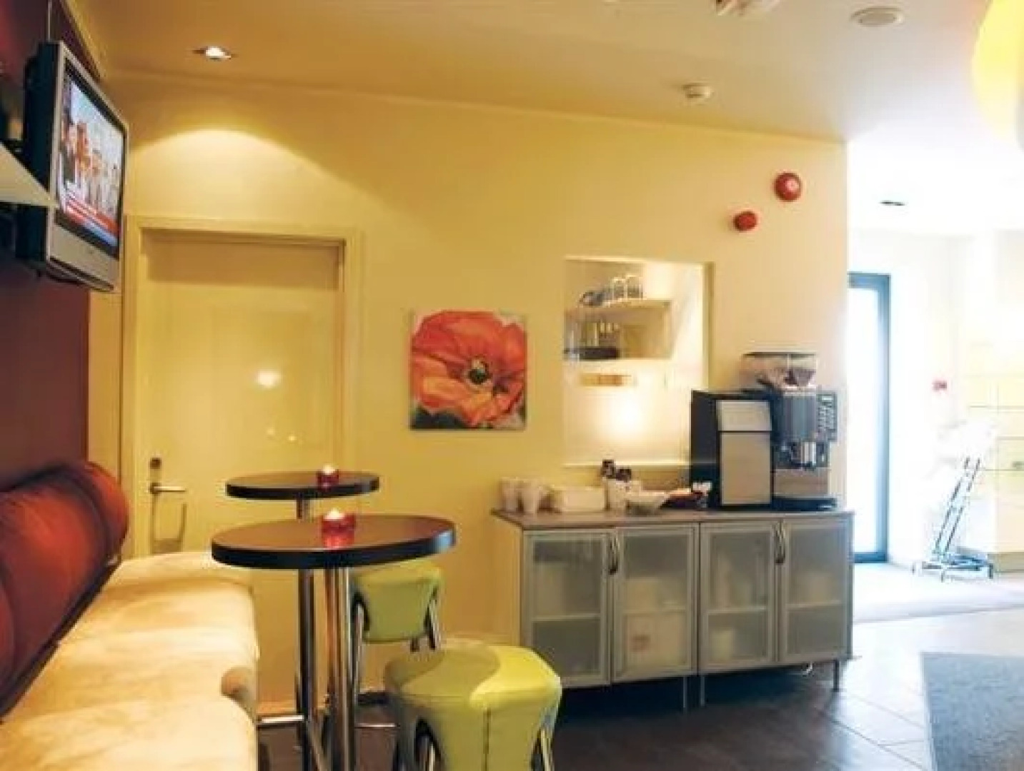 Stoltzen Hotel  Apartments