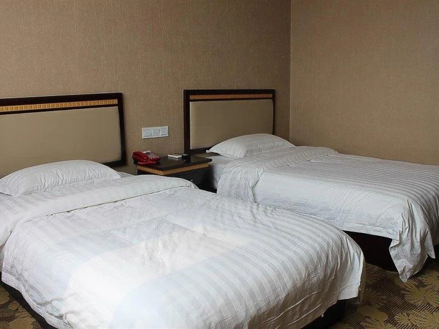 China Rushan Champs Elysees Hotel