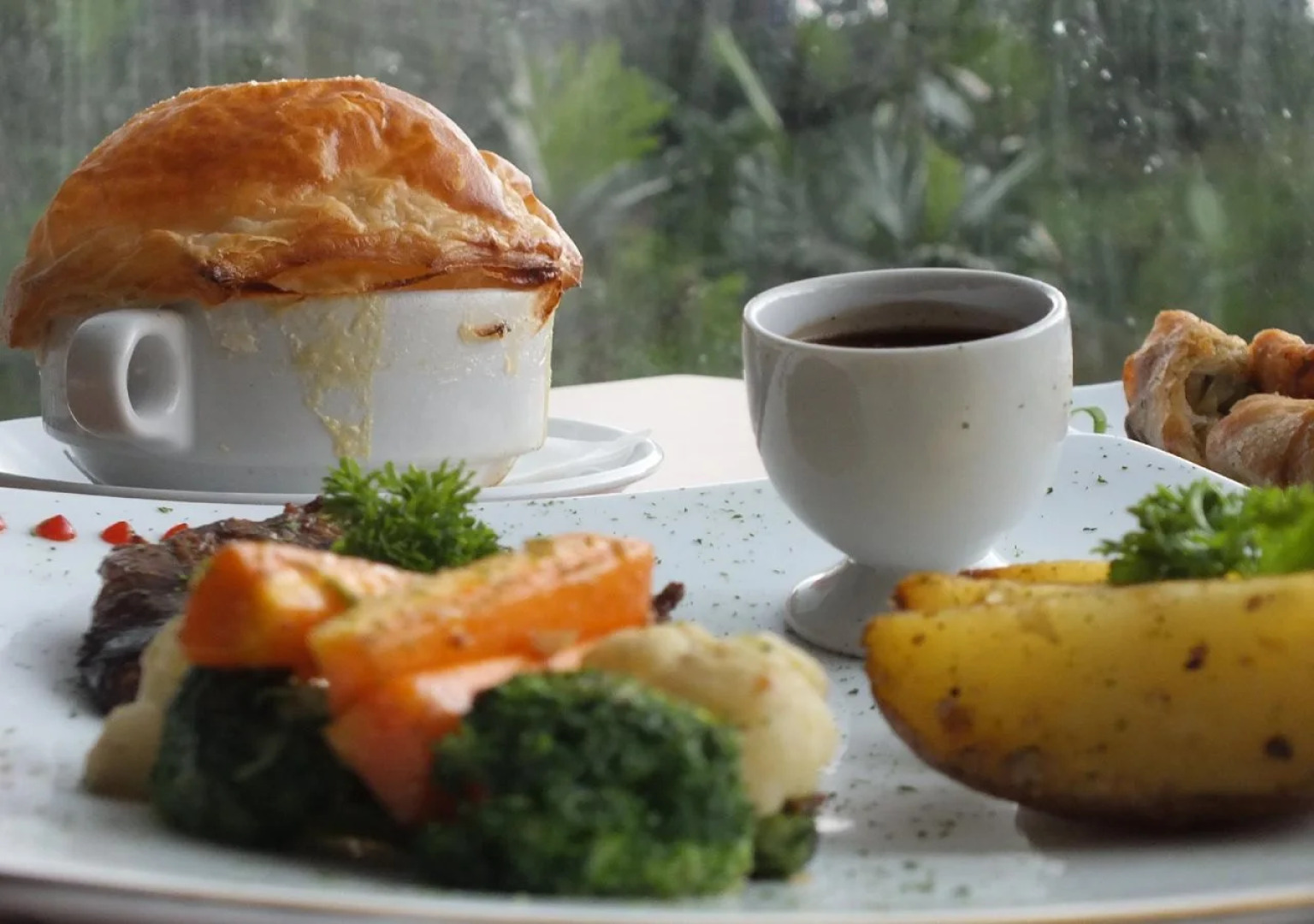 Front One Hotel Airport Solo