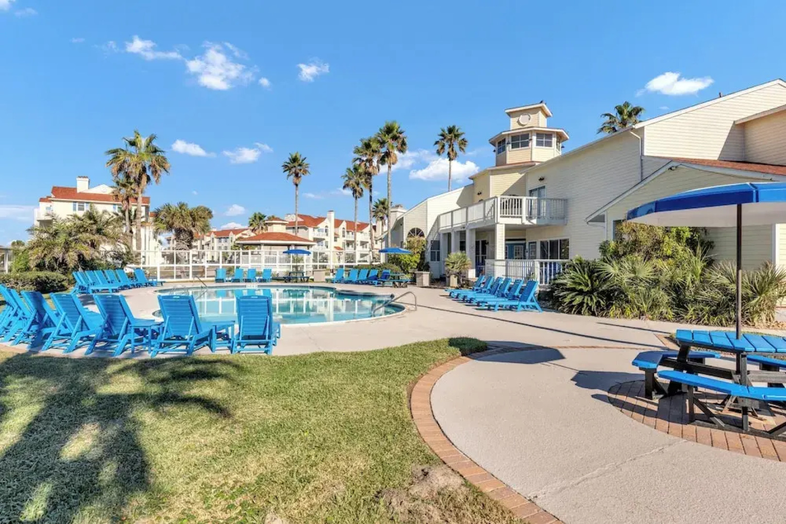 Npi256-toes In The Water II