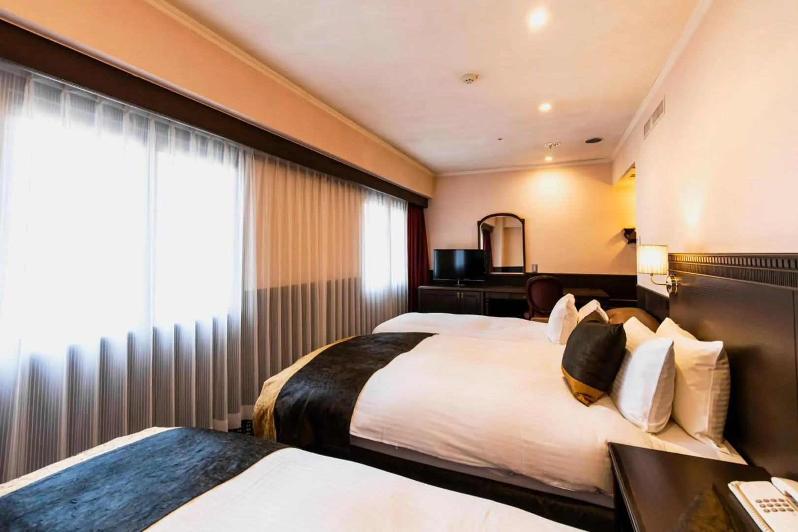 Kobe Tor Road Hotel Sanraku