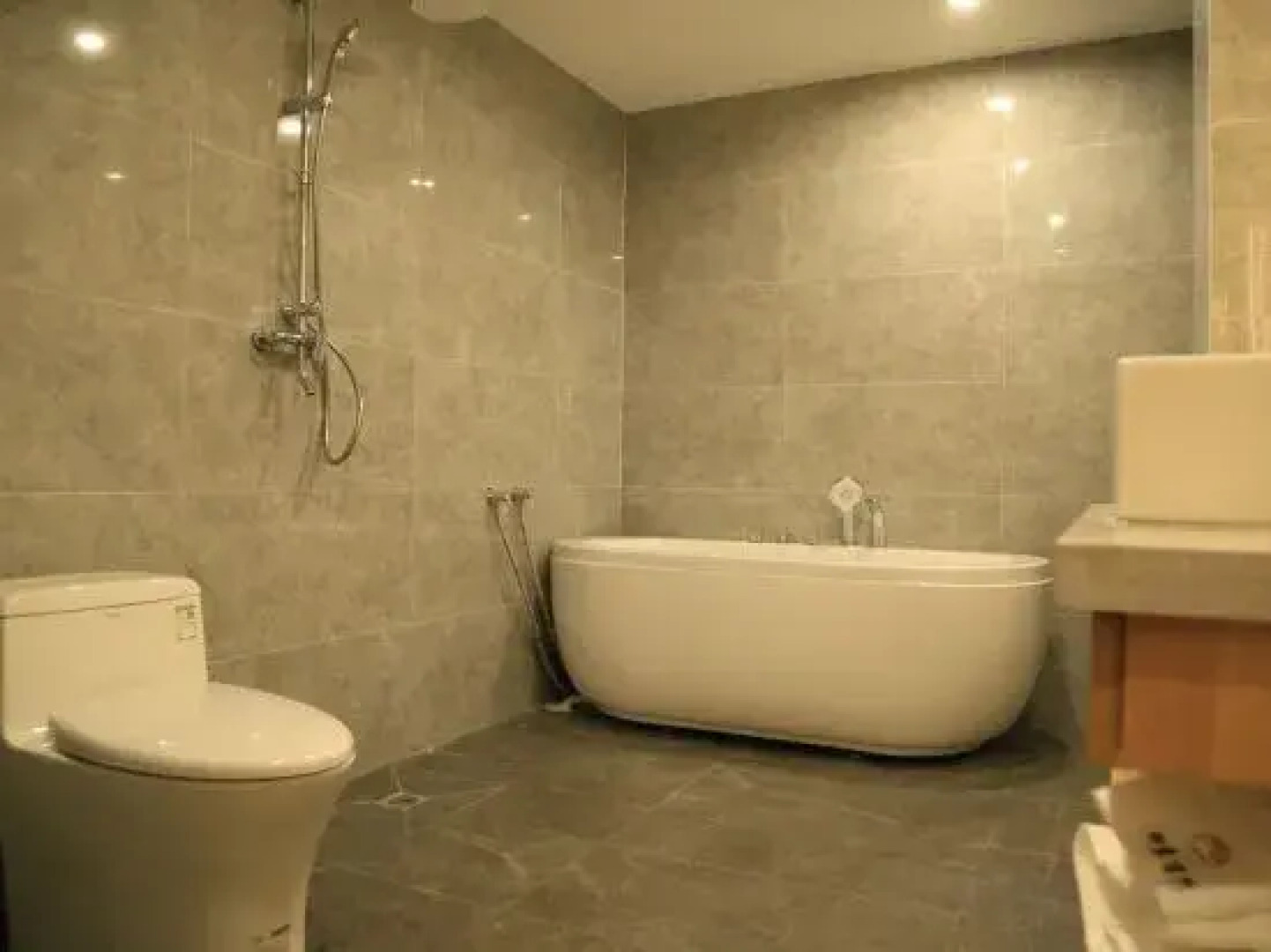 Impression Cloud Gate Hotel