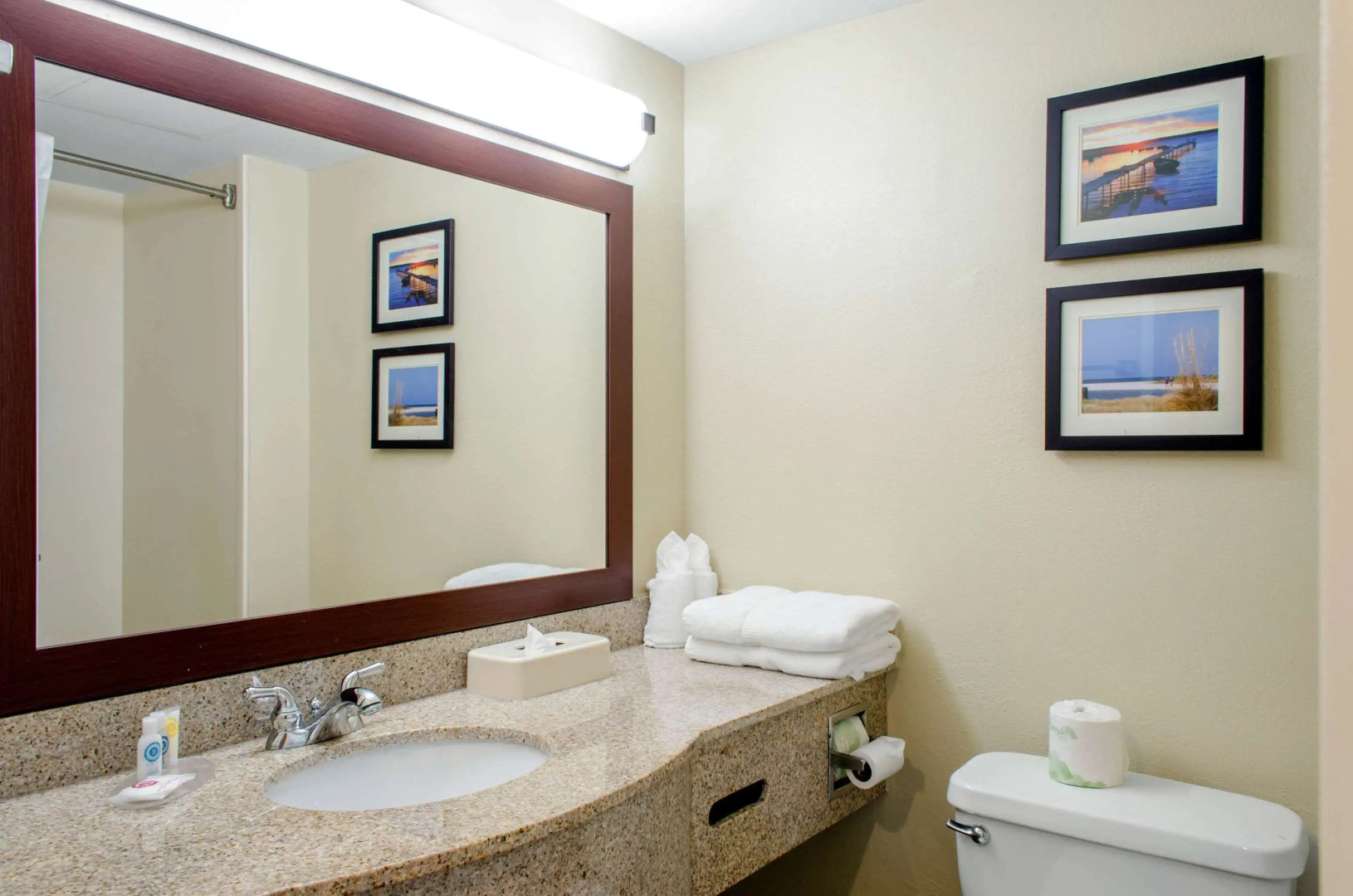 Comfort Inn & Suites Biloxi - D'Iberville