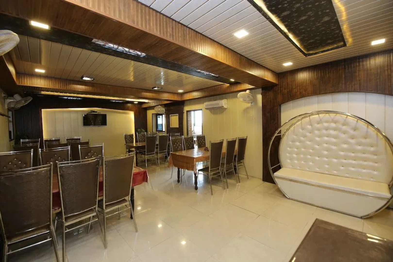 Spot on 44921 Hotel Satkar