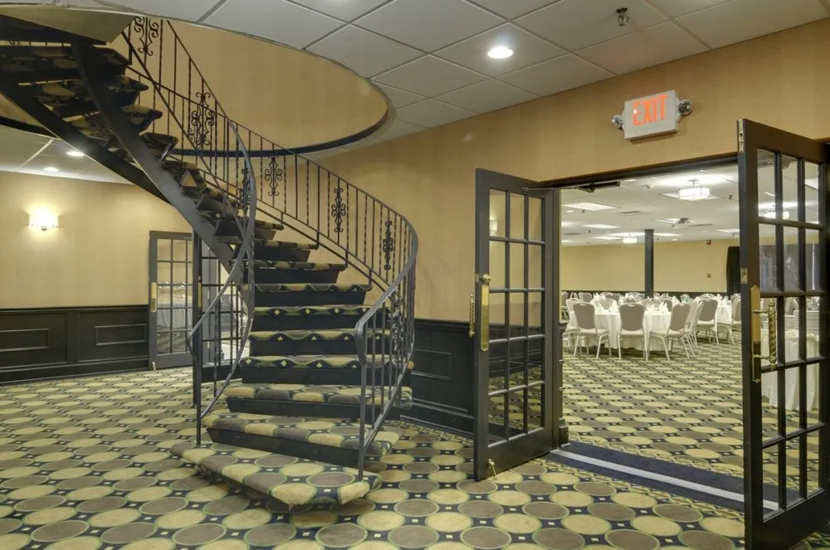 Clarion Inn Elmhurst - Oakbrook