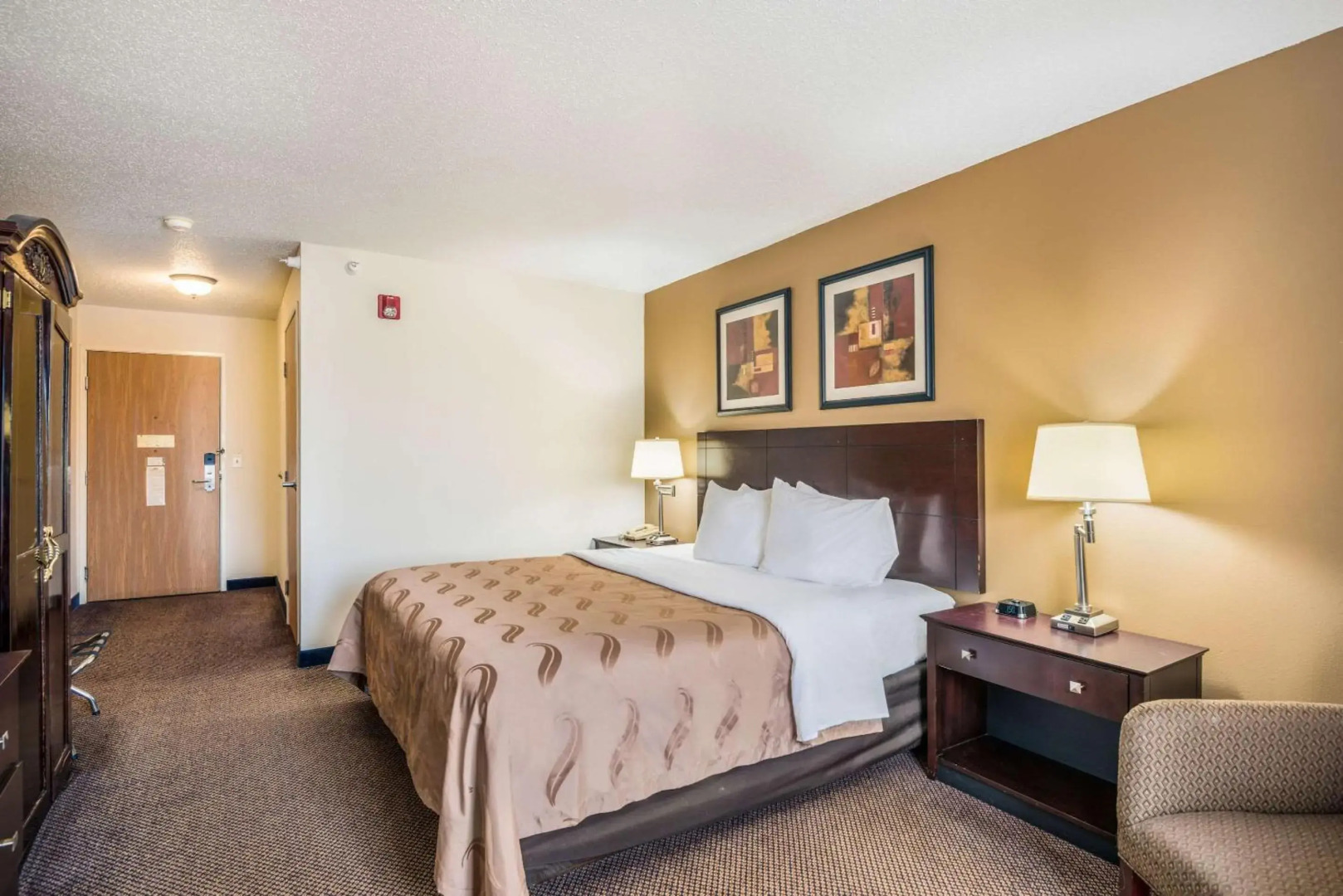 Quality Inn & Suites Eldridge Davenport North