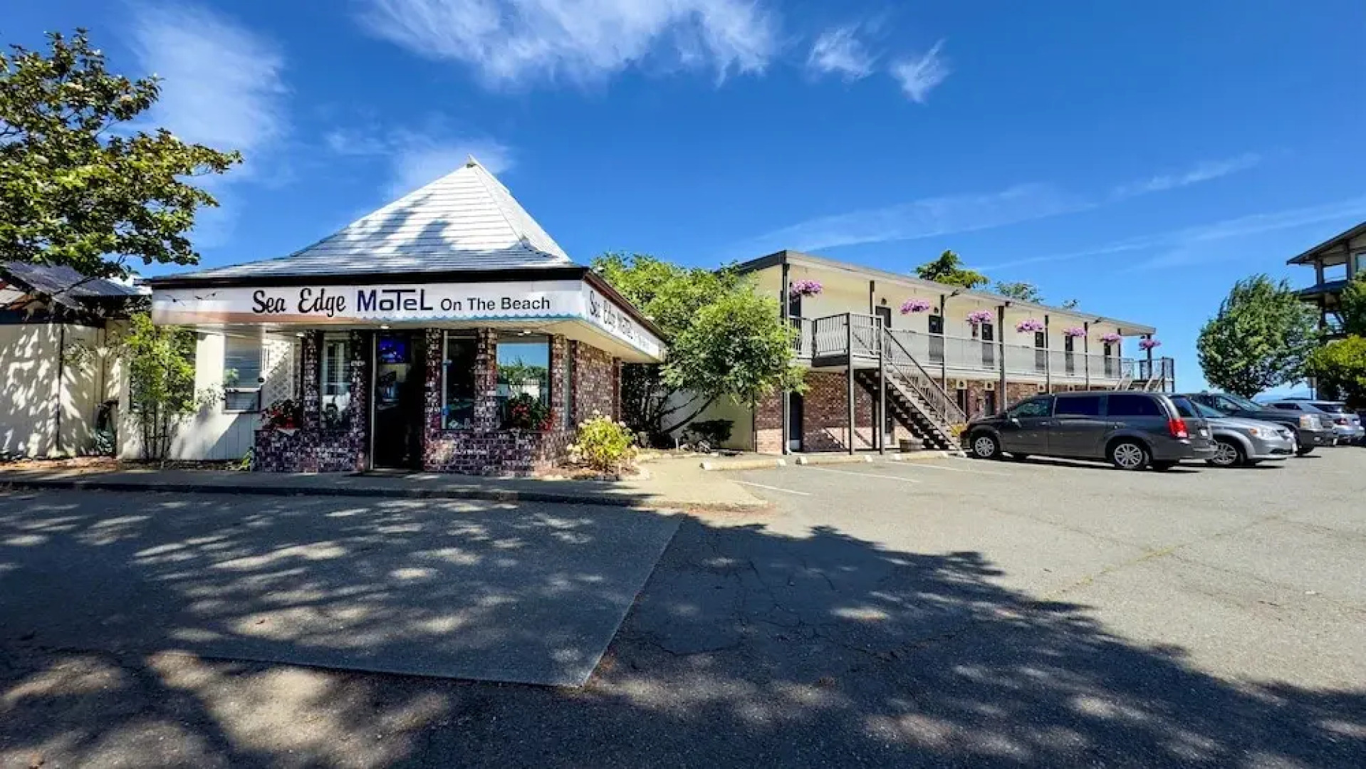 Sea Edge Beachside Hotel