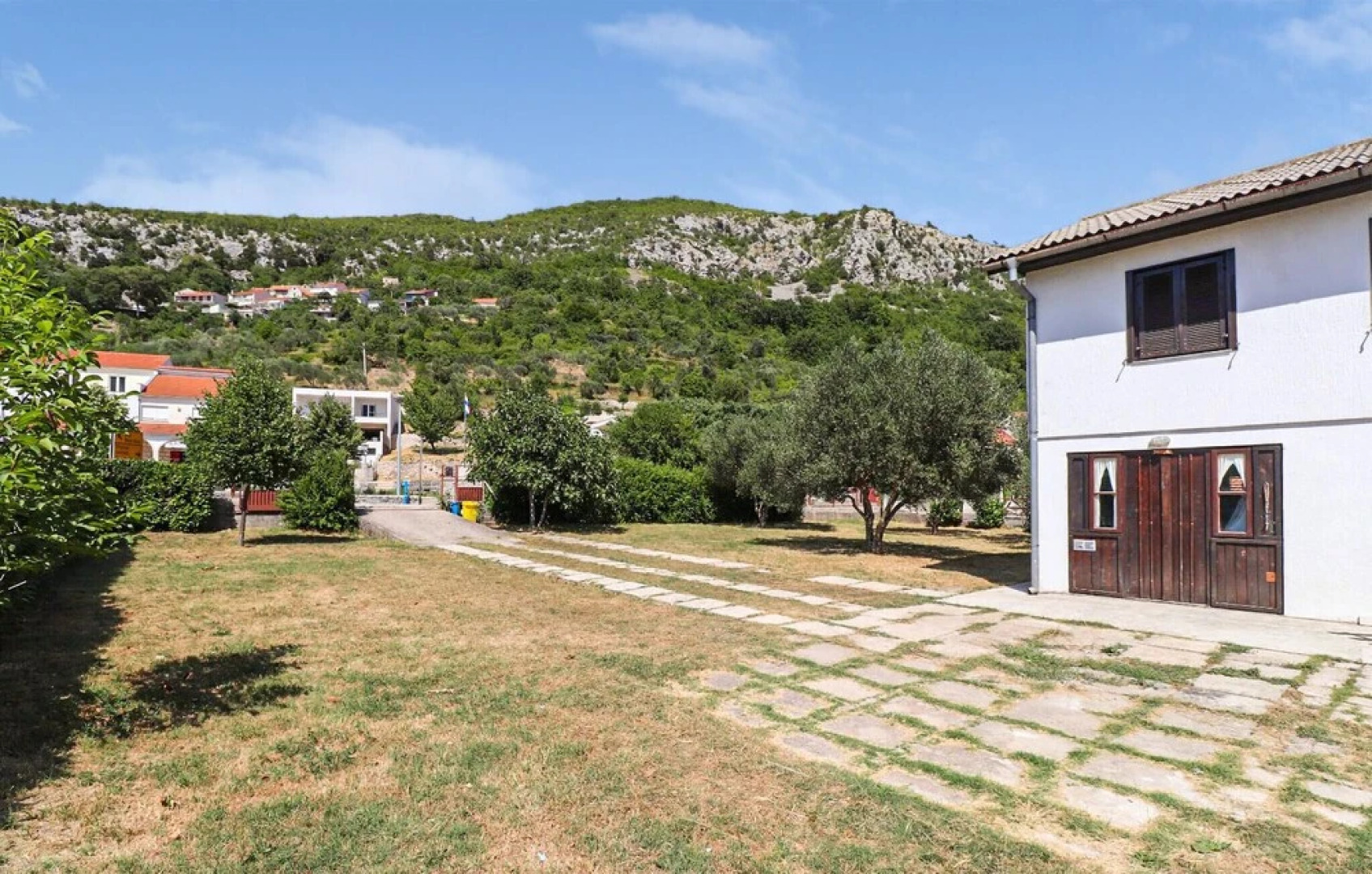 Amazing Home in Blato na Cetini With Wifi and 3 Bedrooms