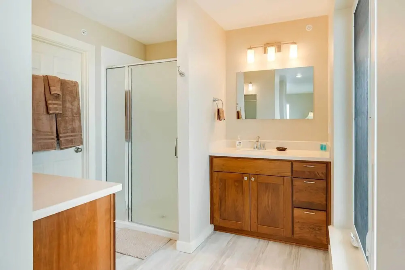 Waterfront Kenai Townhome < 1 Mi to Beach!