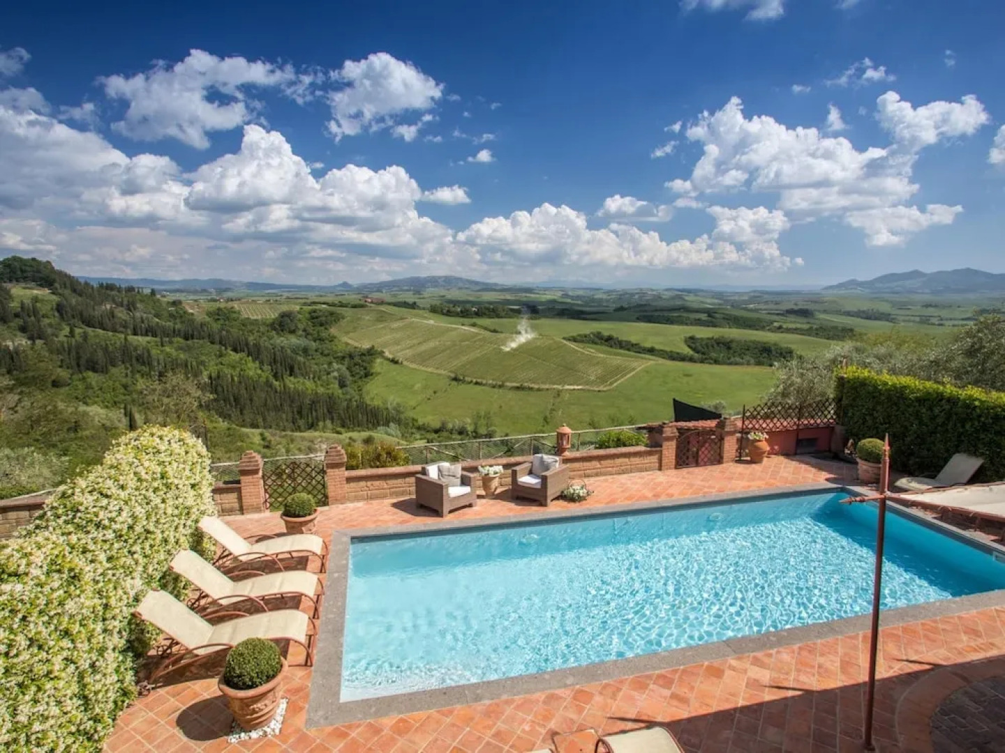 Beautiful Villa in Peccioli With Private Swimming Pool