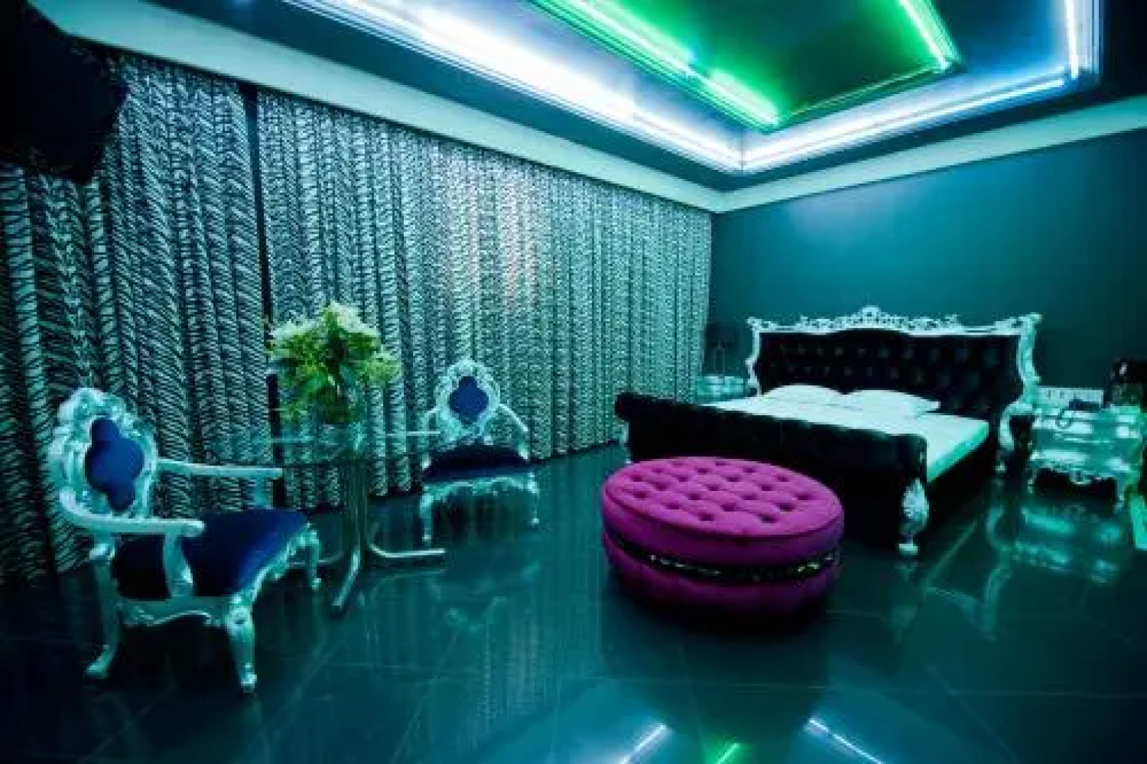 Eden Motel - Adults Only