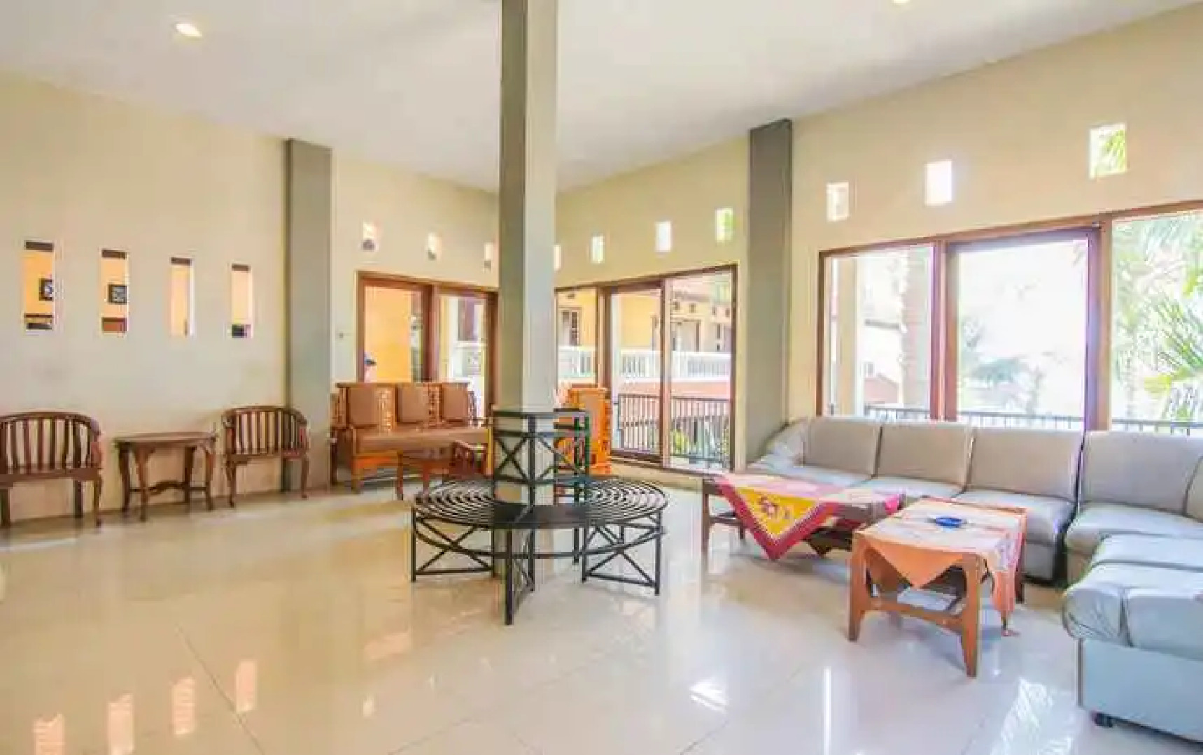 Baru Dua Beach Hotel and Restaurant