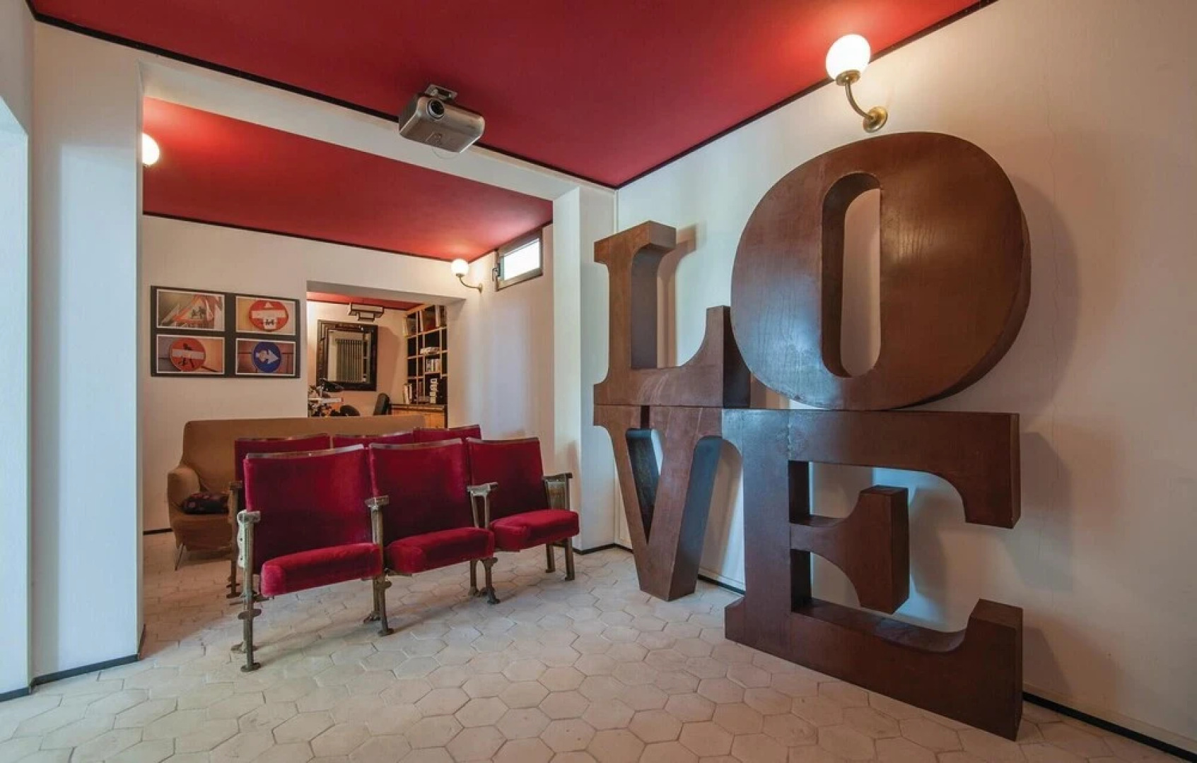 Beautiful Home in Perugia With 6 Bedrooms, Private Swimming Pool and Outdoor Swimming Pool