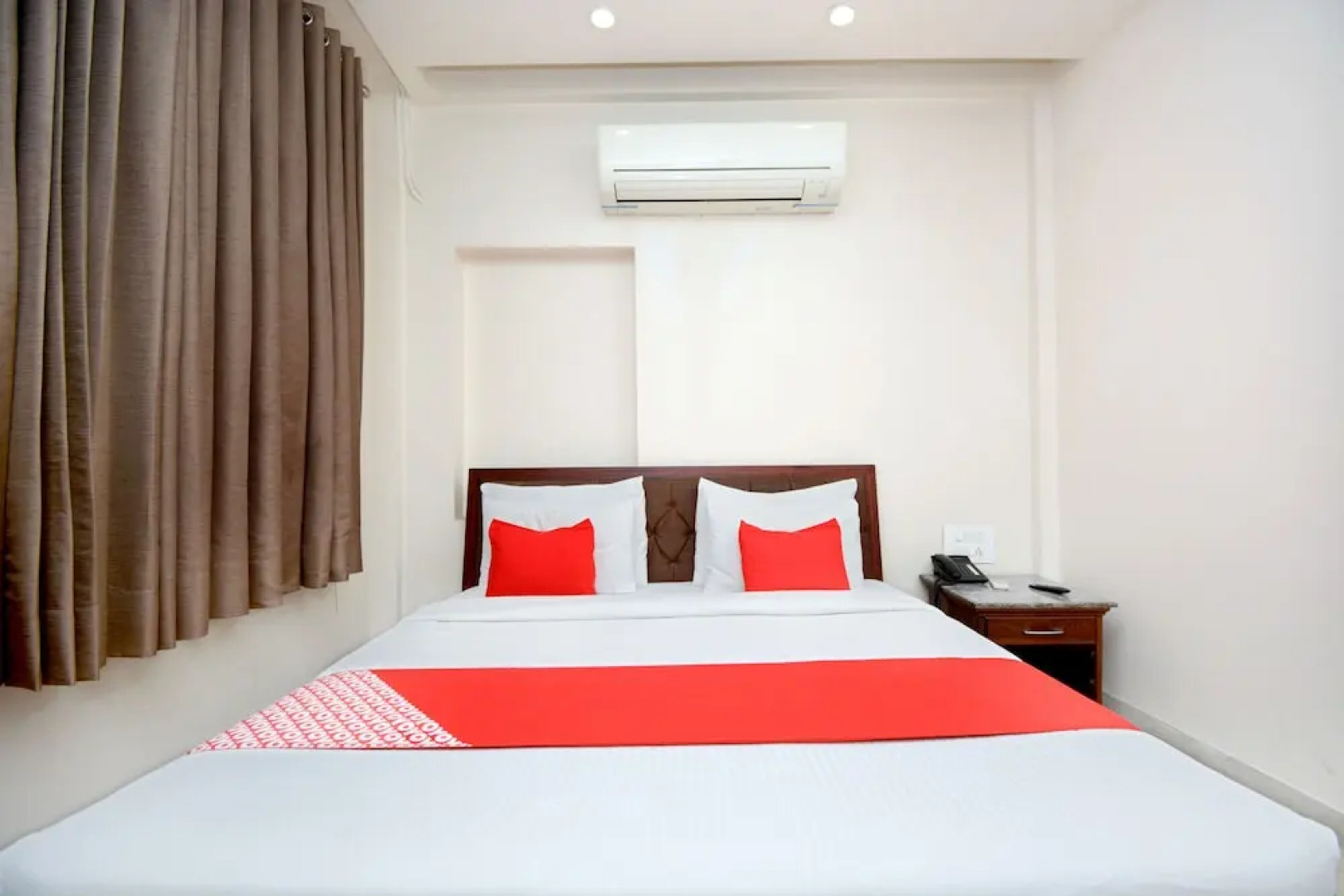 Leela Residency By OYO Rooms