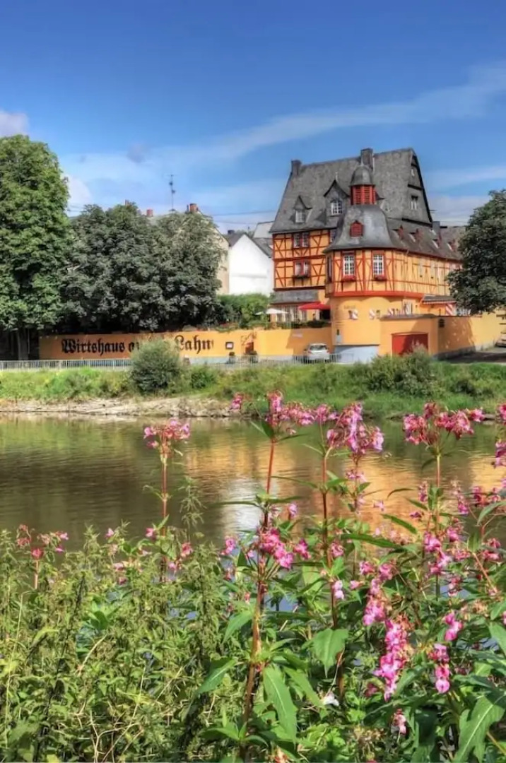 Historisches Wirtshaus an der Lahn