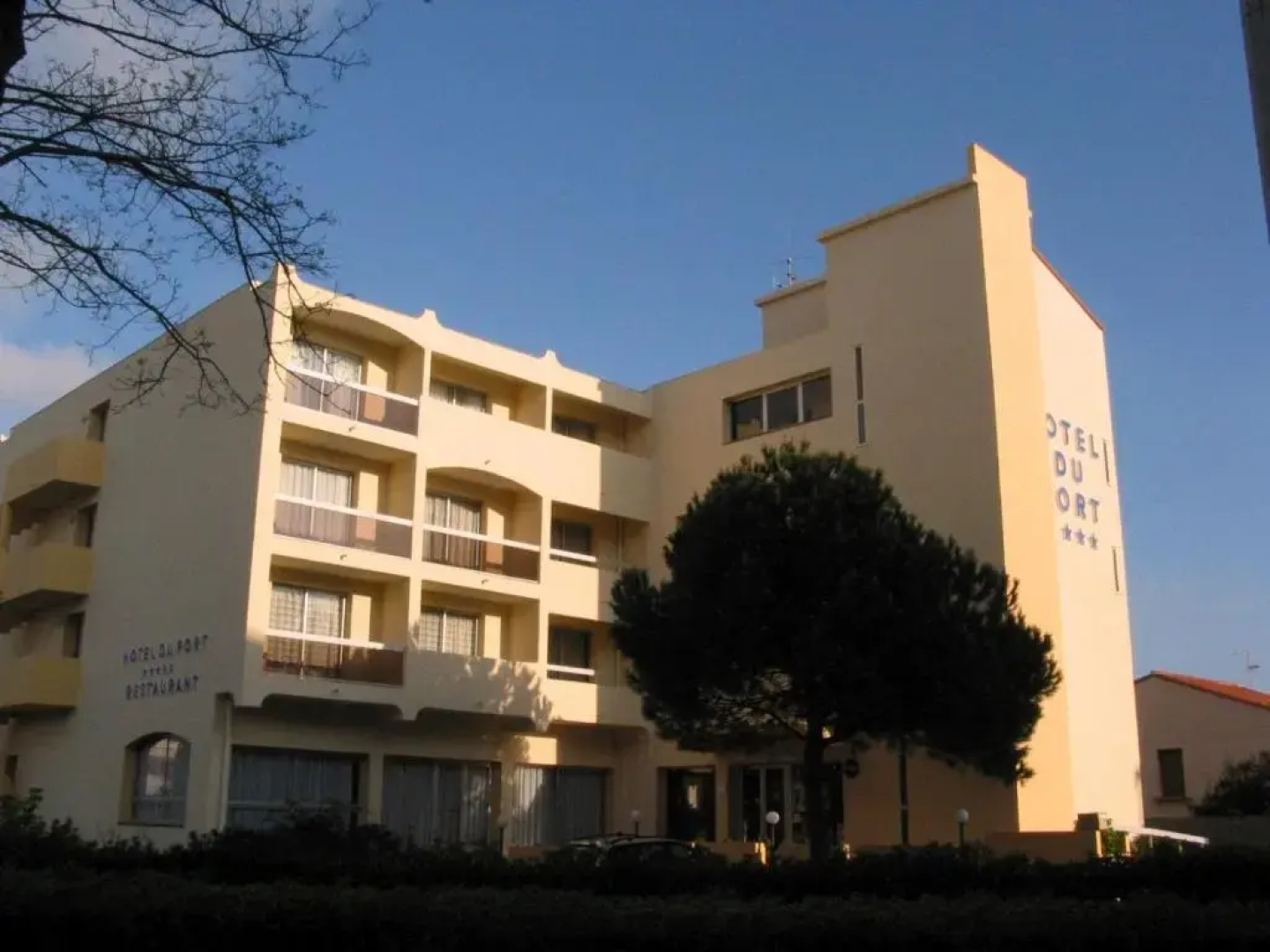 Hotel du Port