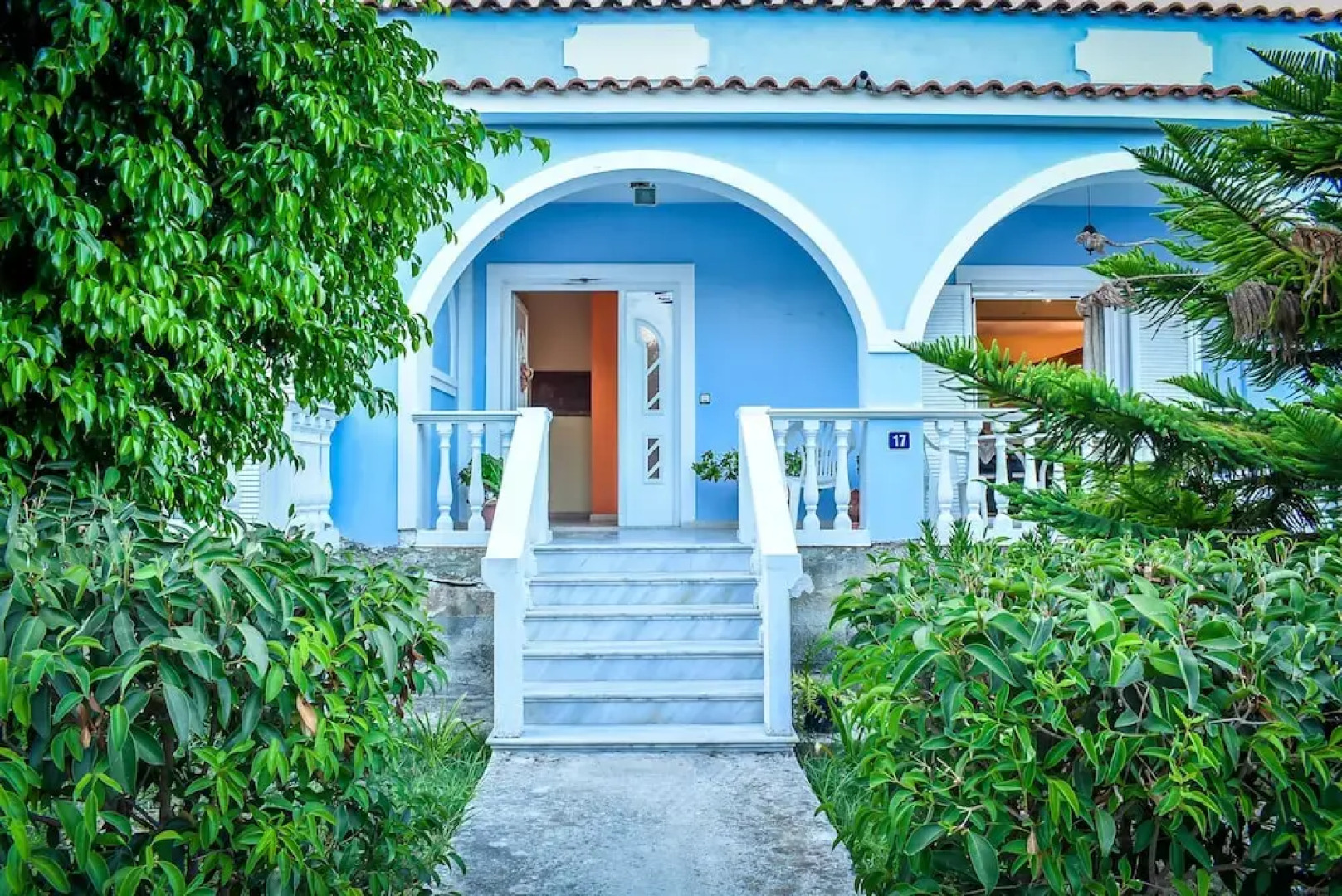 Vicky's Village House