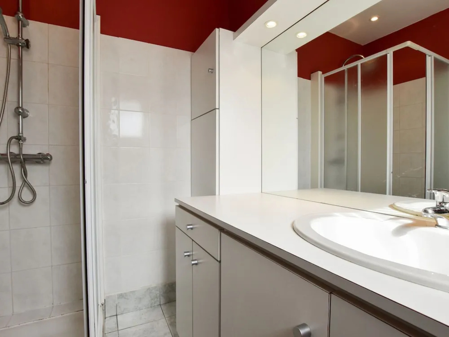 Beautiful Holiday Home With Large Garden in Brittany 1 km From the Beach