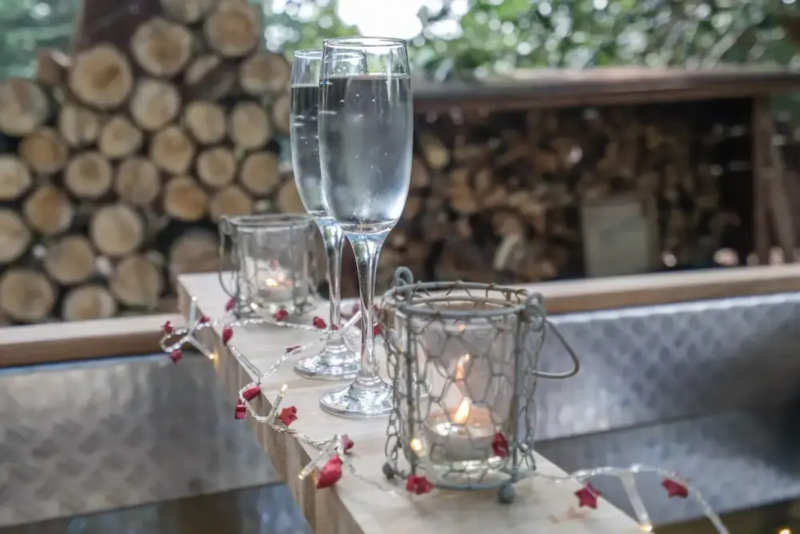 1-bed Cabin, 2 Adults, Wood Burning Hot Tub & Fire