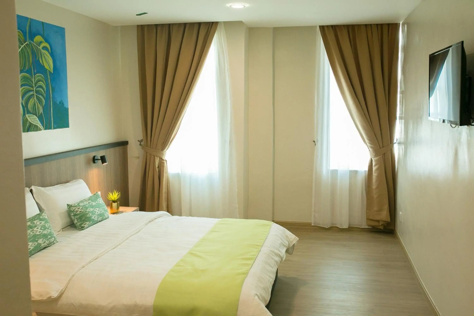 Savana Hotel & Serviced Apartments
