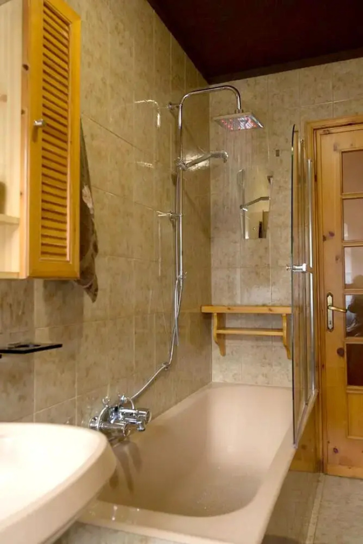 Apartment With 2 Bedrooms in Villa nabian, With Wonderful Mountain View, Private Pool, Enclosed Garden Near the Slopes