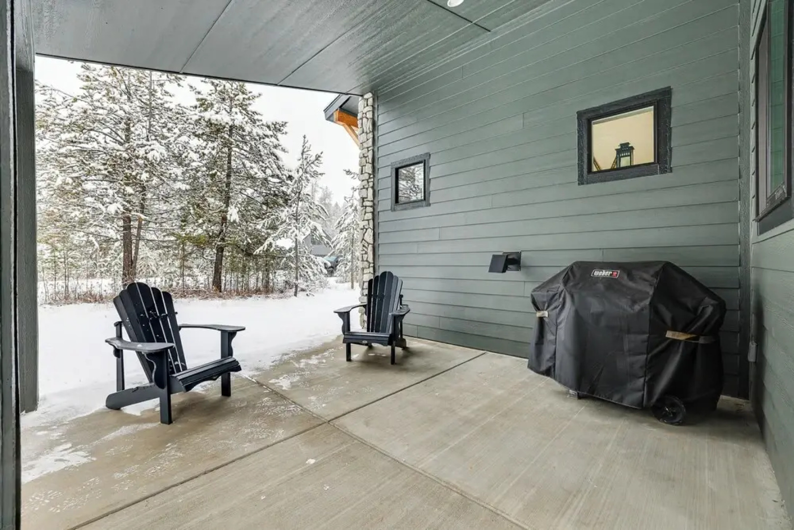 All-season Cabin: Hot Tub & Sauna in Donnelly