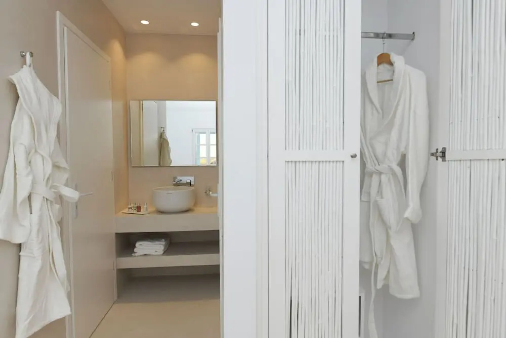 Ammonite Mykonos Private Suites