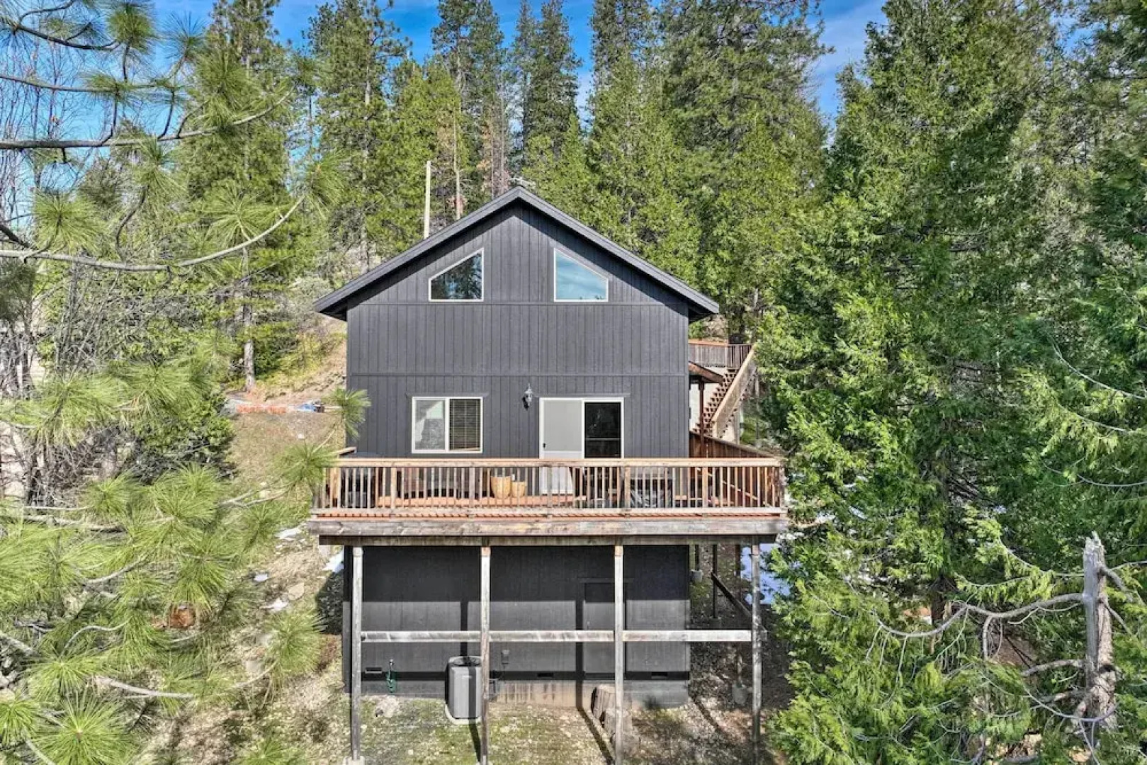 Near Hiking + Wineries: Arnold Cabin w/ Deck!