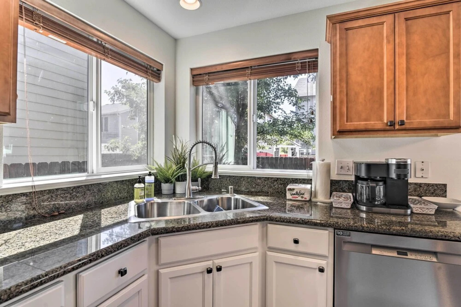 Lovely Vancouver Home < 18 Mi to Portland!