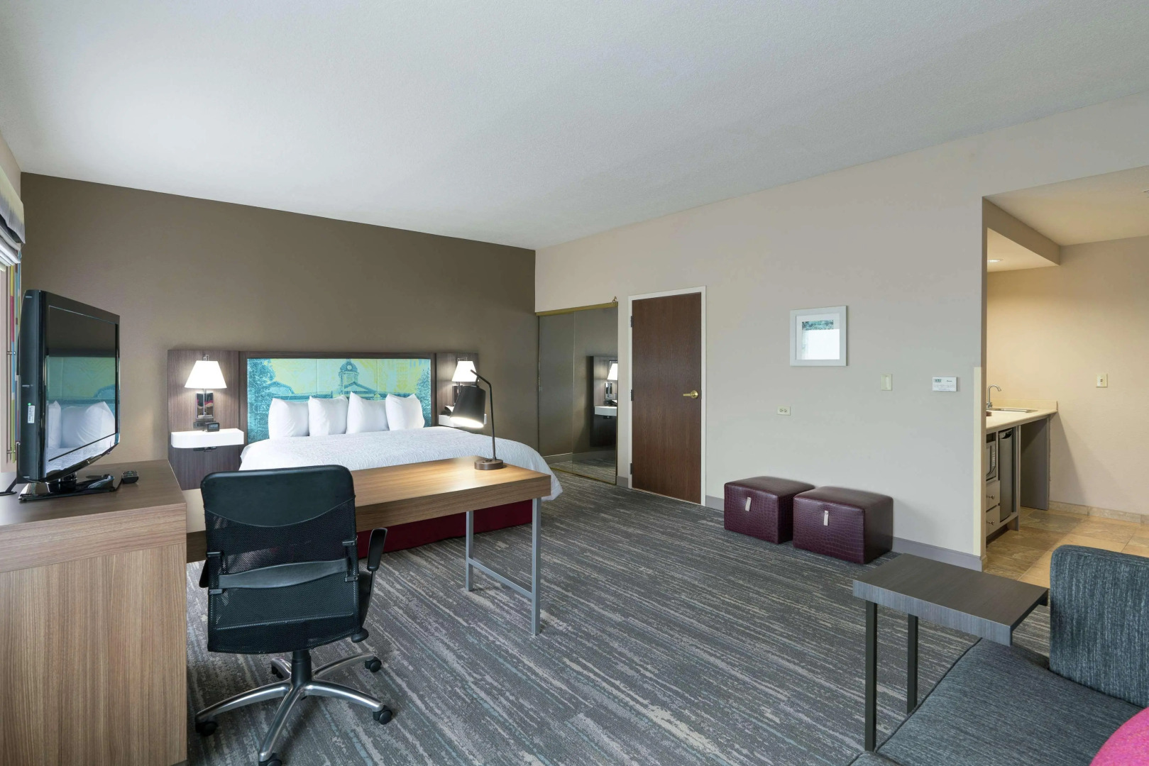 Отель Hampton Inn & Suites Lake City