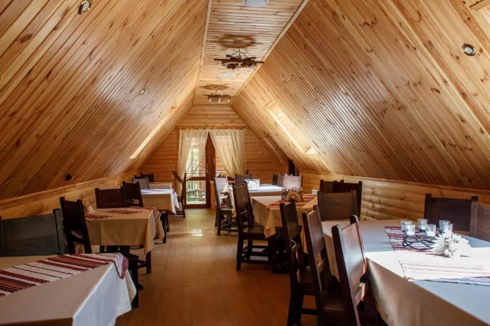 Toursit Complex Polyana Kvasova