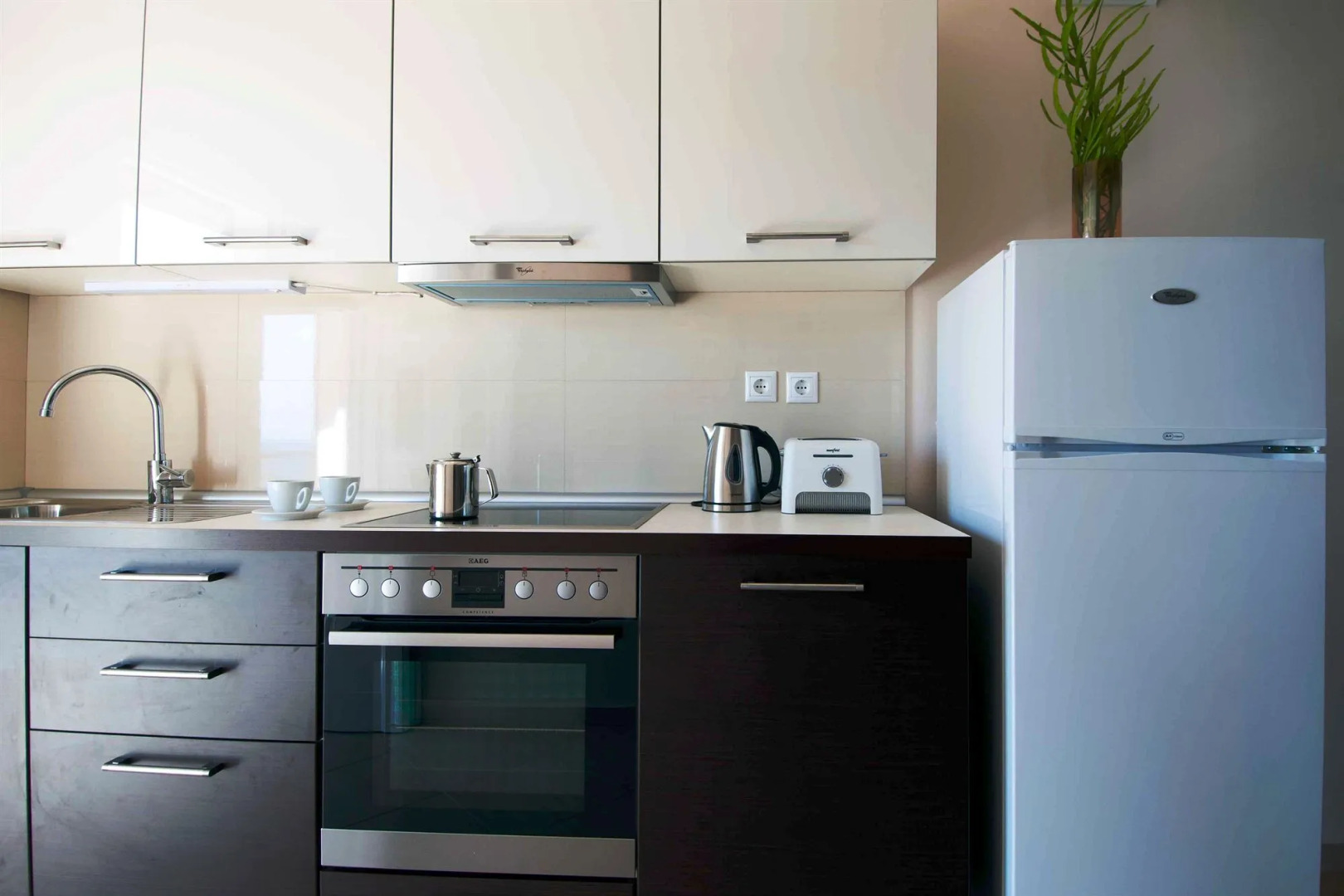 Brentanos Apartments ~ A ~ View of Paradise