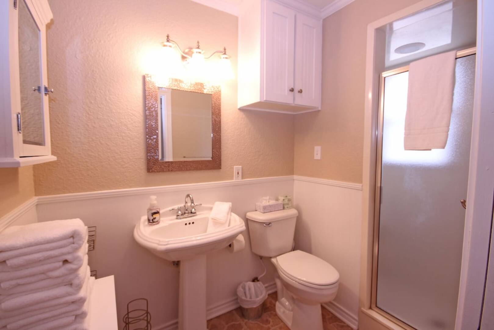 Maverick's River Retreat 3 Bedrooms 2 Bathrooms Home