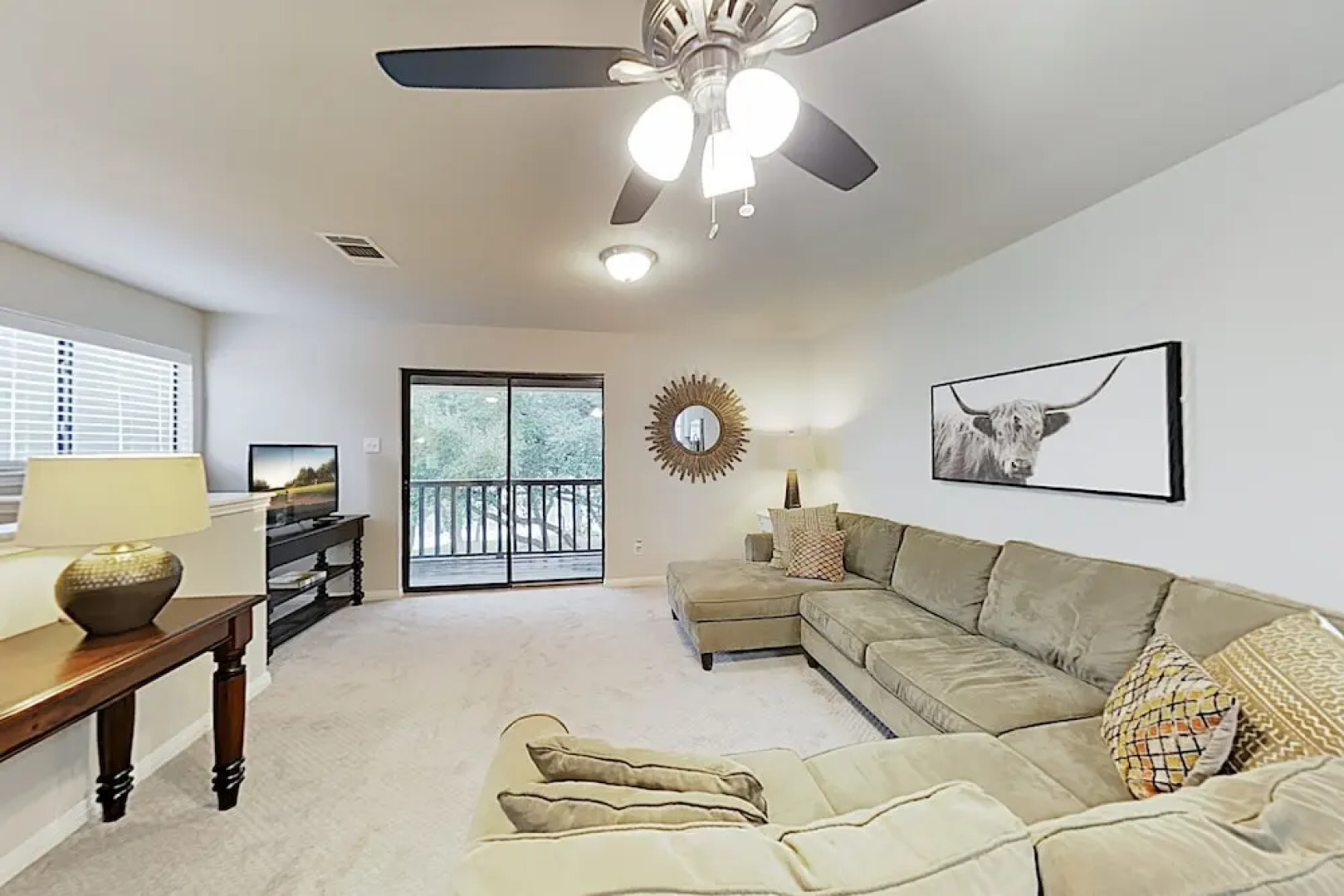 New Listing! Hill Country Getaway W/ Large Balcony 2 Bedroom Apts