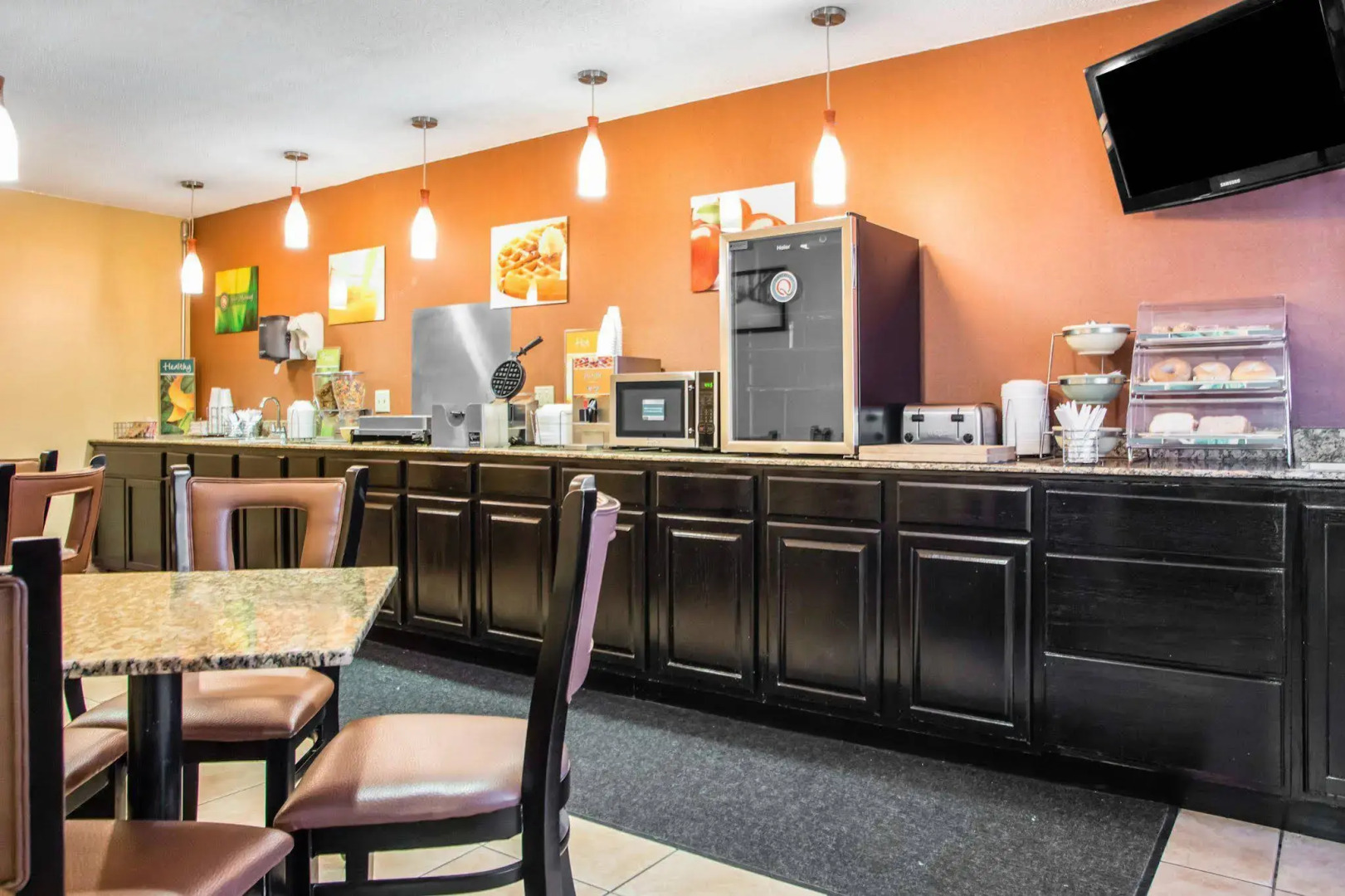 AmericInn by Wyndham Mosinee Central Wisconsin Airport