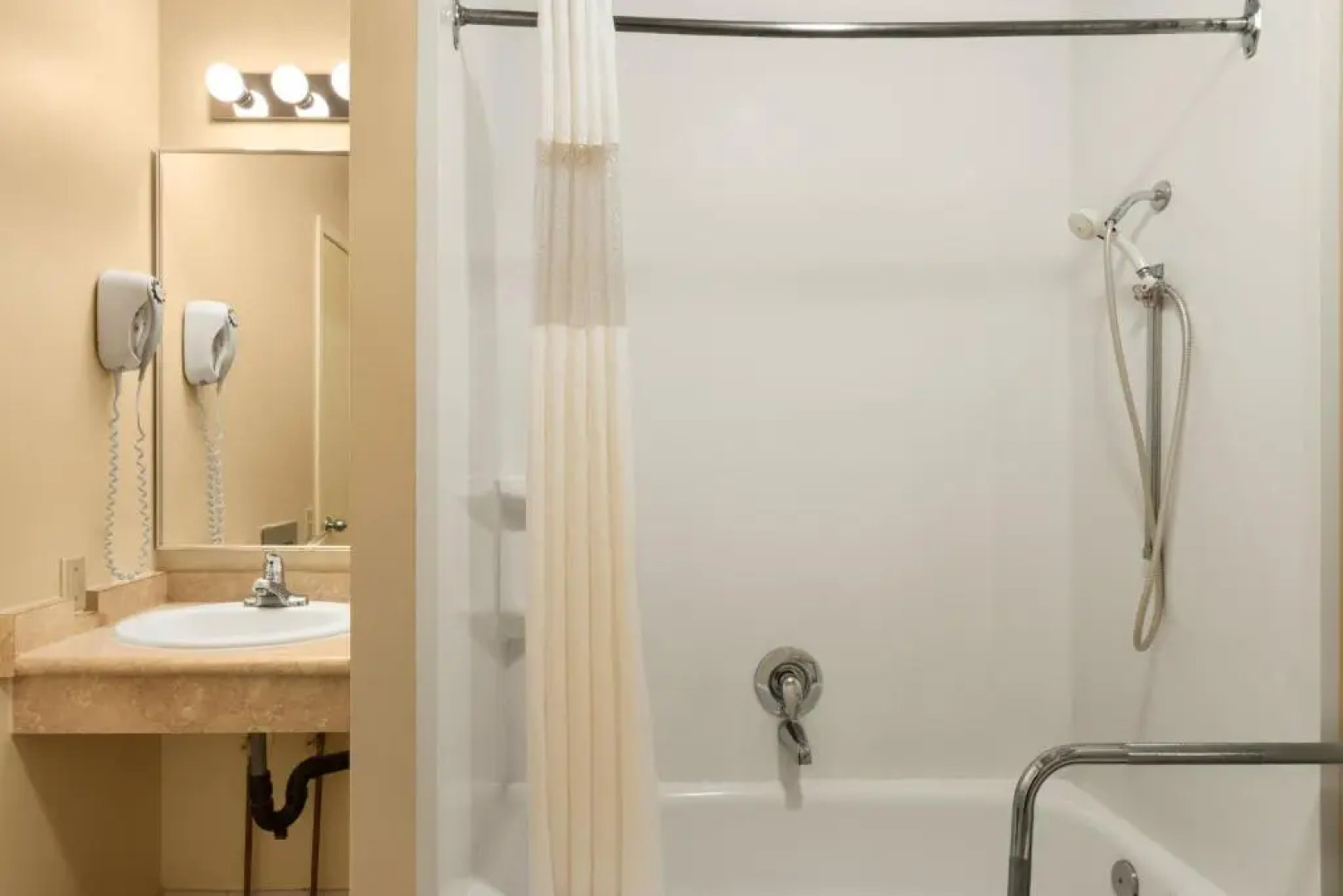 Days Inn by Wyndham Guelph