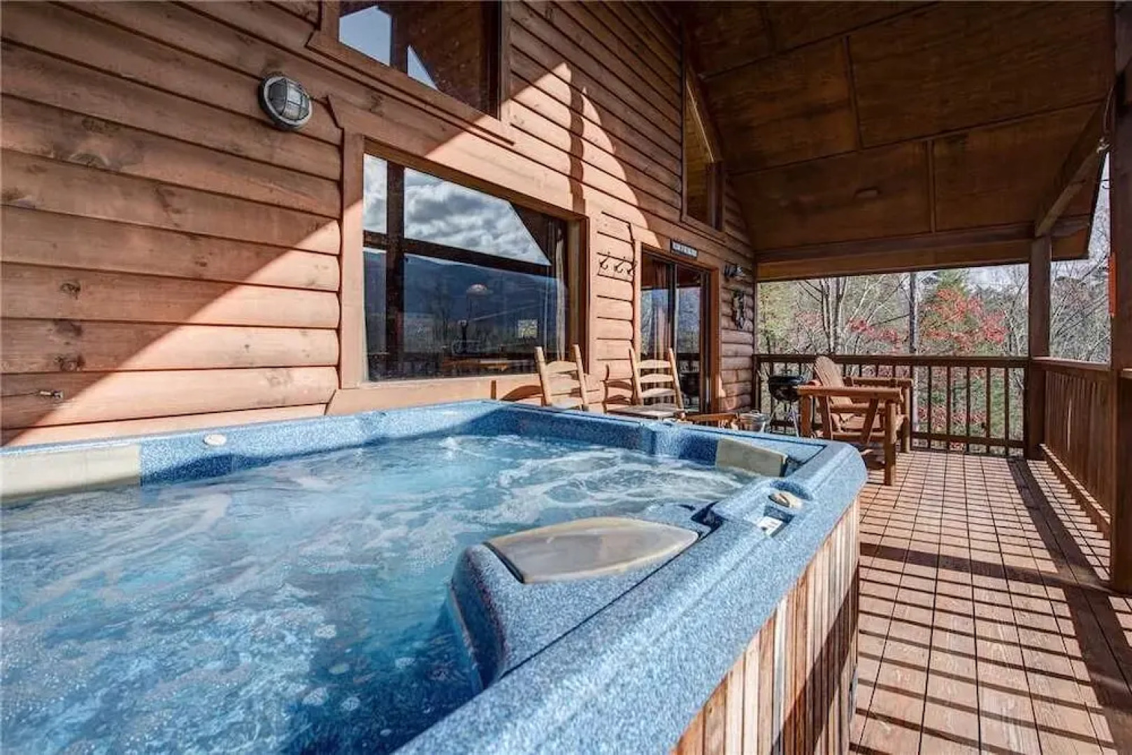 Bearway to Heaven 1 Bedroom Home with Hot Tub