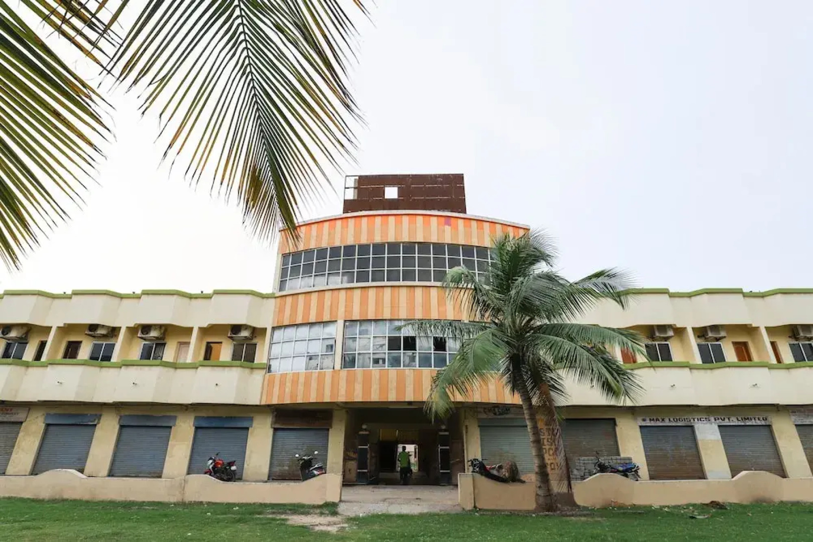 SPOT ON 46801 Hotel Swati