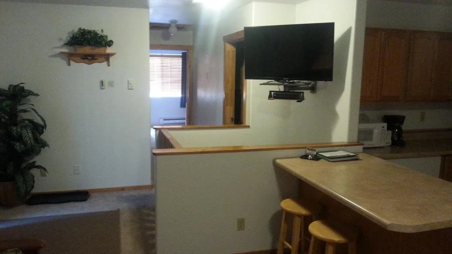 Wolf Den Log Cabin Motel and RV Park