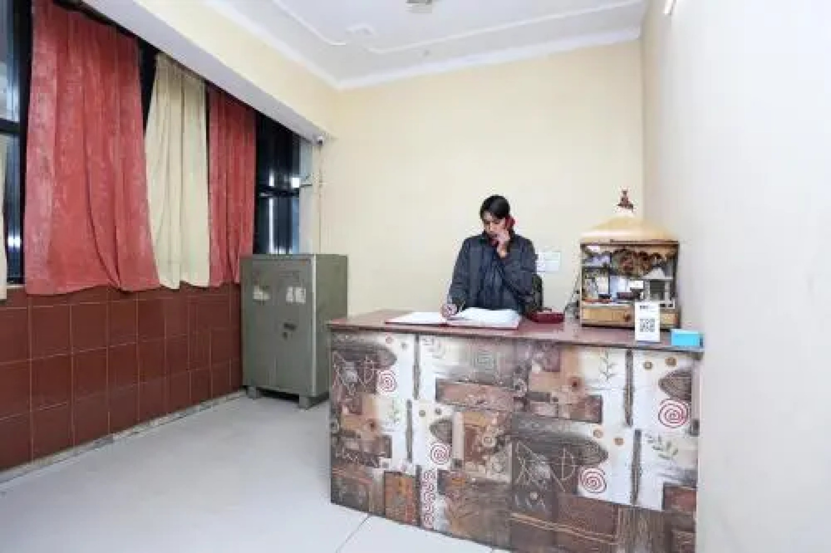 OYO 28411 Taj Guest House